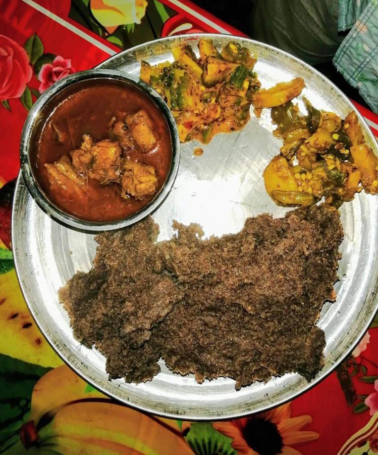 Hotel Sweetland Sauraha Bagian luar foto