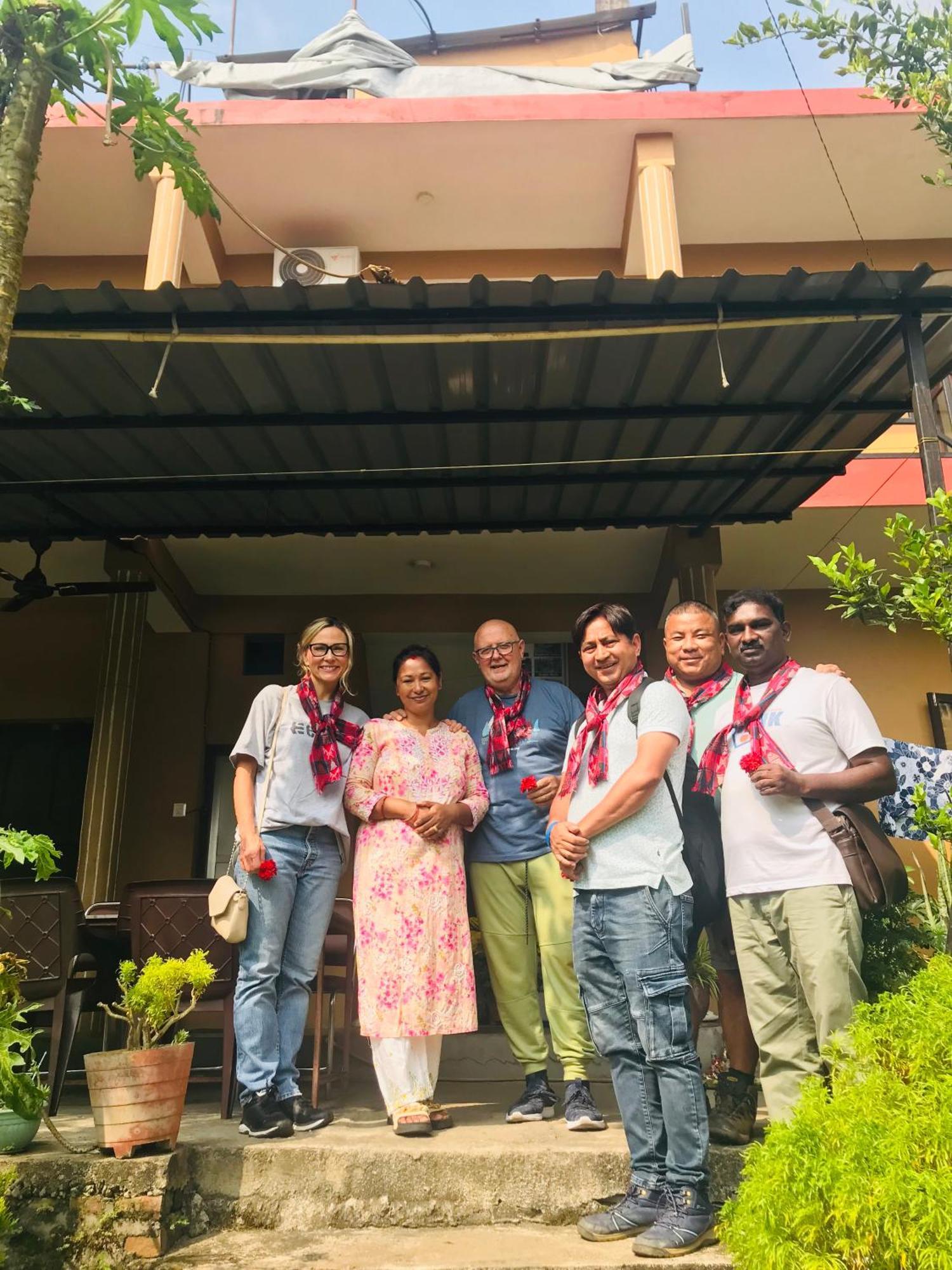 Hotel Sweetland Sauraha Bagian luar foto